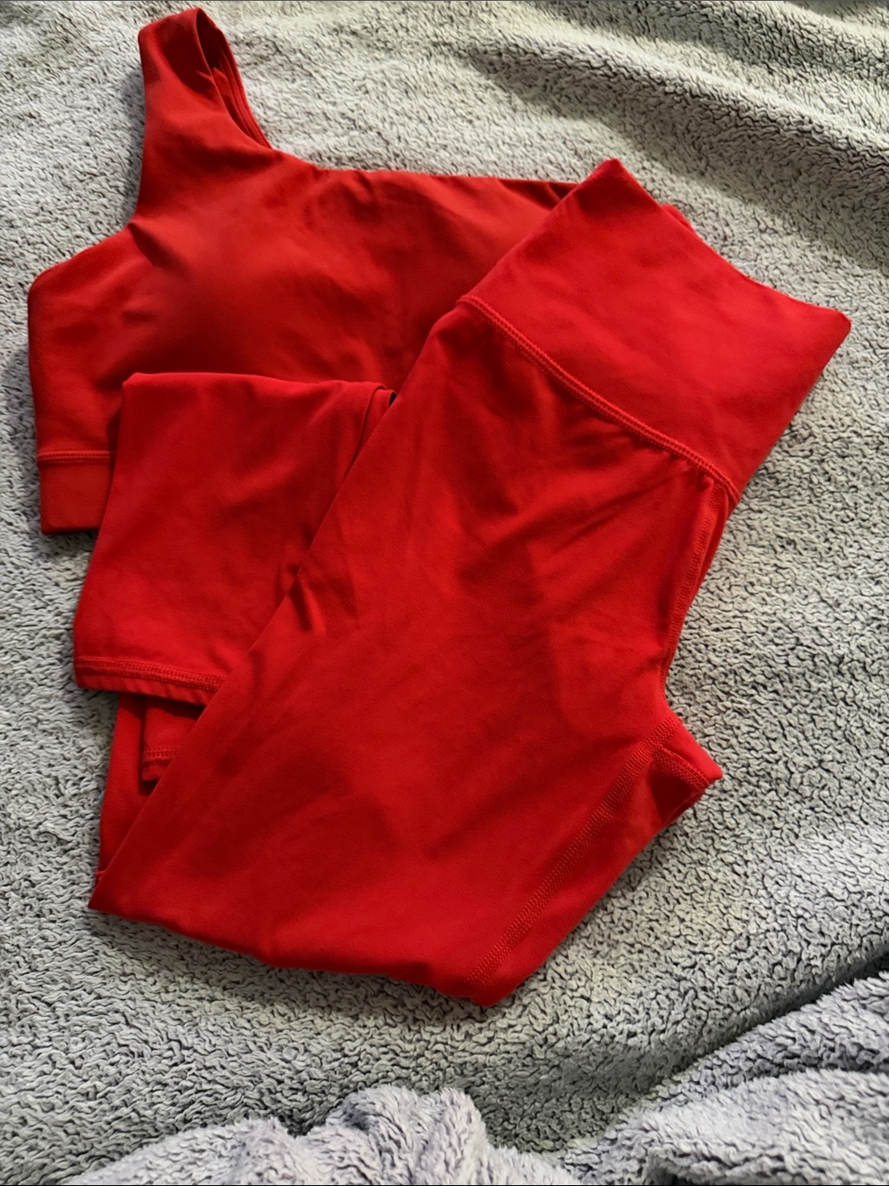 ATHLETIC SET – TOP + LEGGINGS